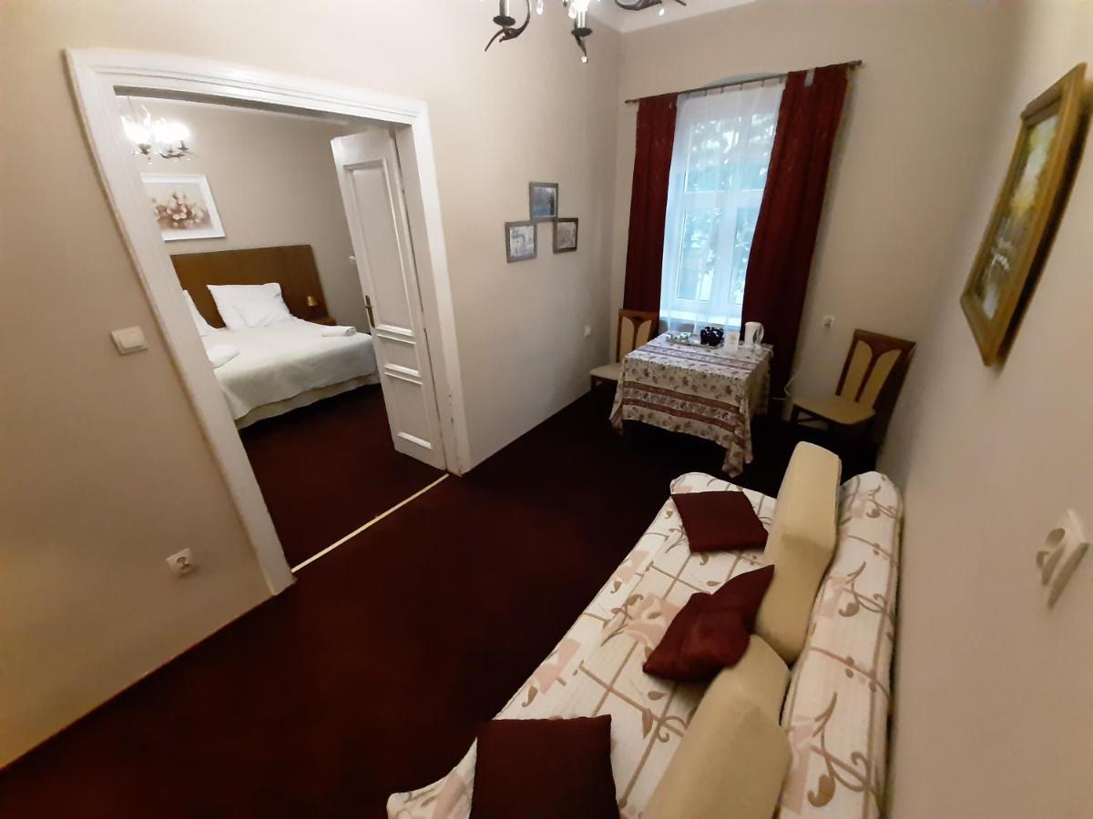 Red Carpet Premium Nocleg ze śniadaniem 3*